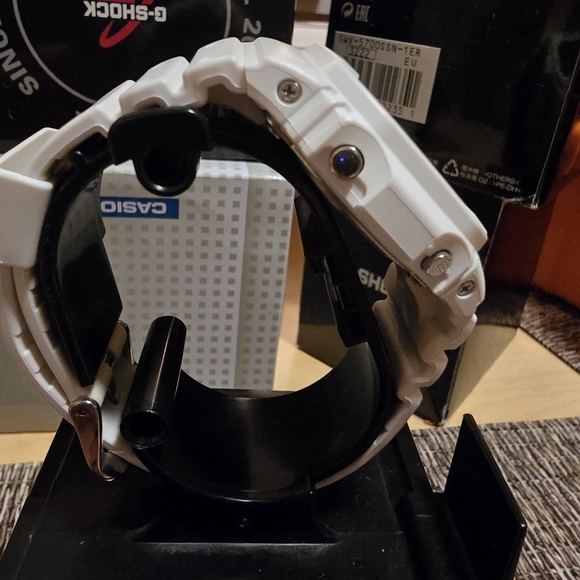 Near Mint! White Casio G-Shock GW-M5610MD-7 . Multi Band 6 Solar - Picture 8 of 13